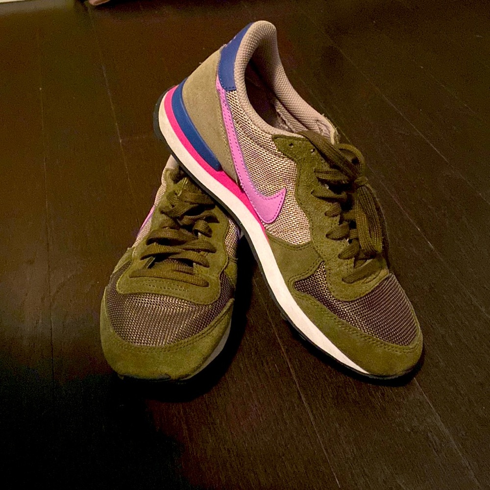 Nike sneakers-womens 8.5